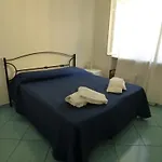 Ella House 伊斯基亚