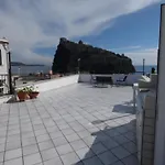 Ella House 伊斯基亚